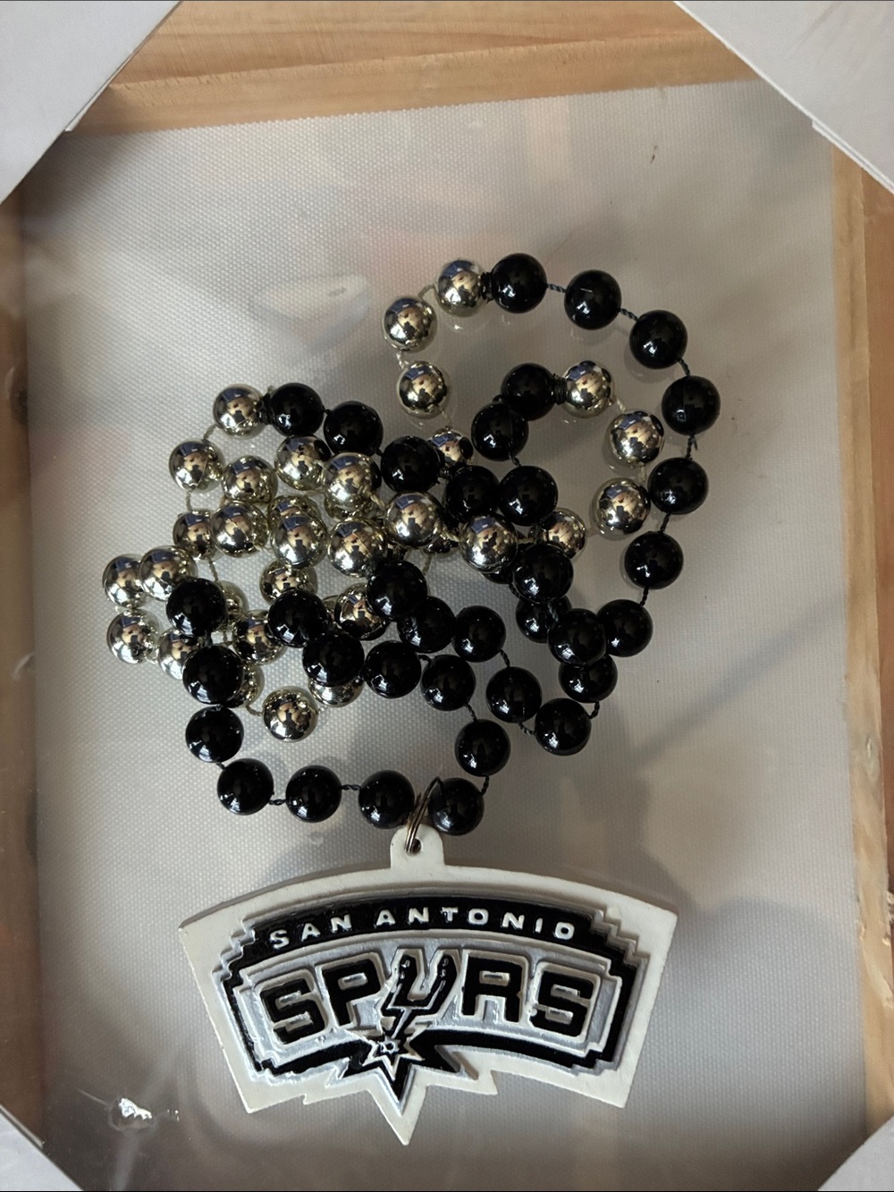 NBASan Antonio Spurs Beaded Necklace - Black & Silver